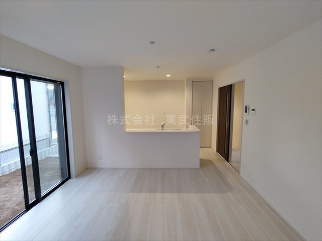 【ダイニング】 | 鶴ヶ島市下新田第2　全4棟　1号棟 | 食卓を囲むダイニング