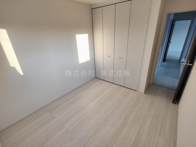 【洋室】 | 鶴ヶ島市下新田第2　全4棟　1号棟 | 洋室5.25帖北西側、明るい洋室です