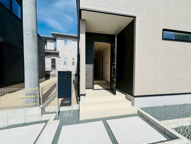 リナージュ／東区秋津1丁目24-1期／3号棟のエントランス