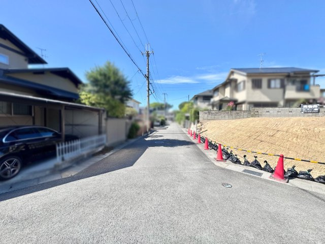 【前面道路含む現地写真】の画像