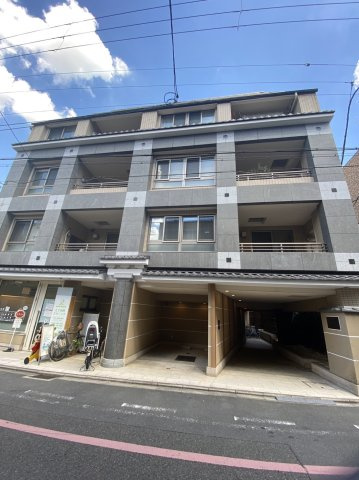 コンフォール御所南の外観