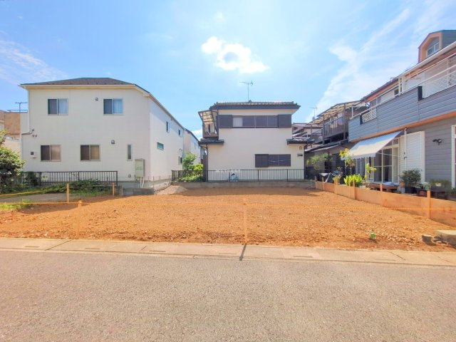 ふじみ野市亀久保の売地の外観|2025年8月撮影　
ふじみ野駅徒歩圏内！
建築条件はありませんので、お好きなハウスメーカーで建築できます。
現況更地につき取り壊し費用等不要！
資料請求やご見学などお気軽にお問い合わせください。