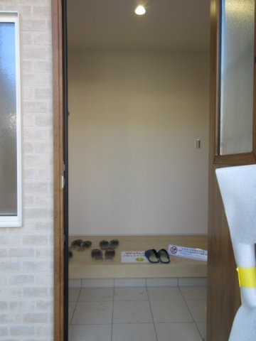 【仲介手数料無料】新築戸建　熊谷市宮本町223（全2棟）の玄関