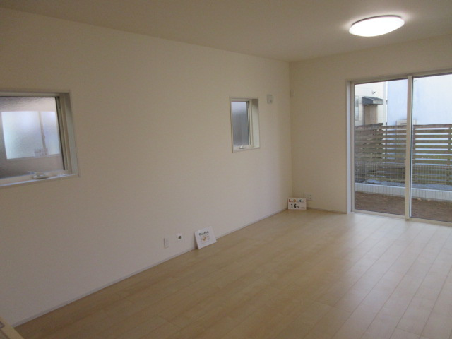 【仲介手数料無料】新築戸建　熊谷市宮本町223（全2棟）の居間・リビング