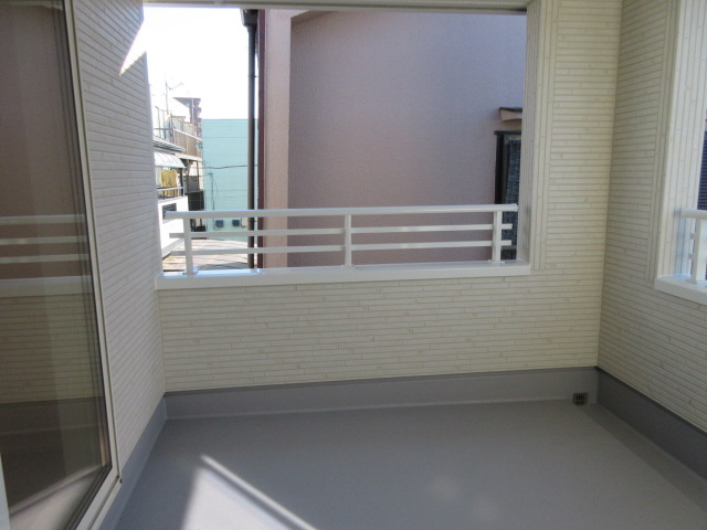 【仲介手数料無料】新築戸建　熊谷市宮本町223（全2棟）のバルコニー