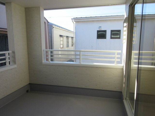 【仲介手数料無料】新築戸建　熊谷市宮本町223（全2棟）のバルコニー