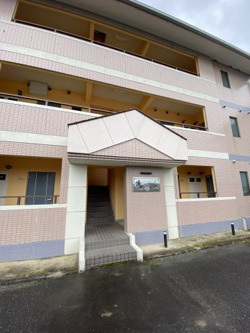 八代市本野町のハイツの外観