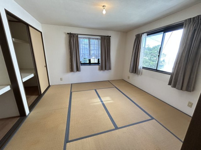 【洋室】 | 野上４丁目中古戸建 | 落ち着いた色調の洋室です