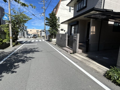 【前面道路含む現地写真】 | 野上４丁目中古戸建 | 前面道路含む現地写真です