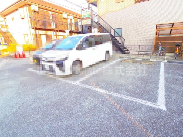 西東京市南町１丁目のアパートの駐車場