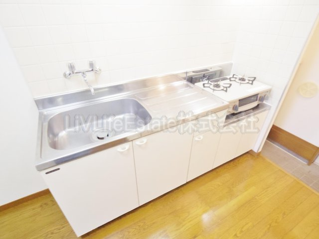 西東京市南町１丁目のアパートのキッチン