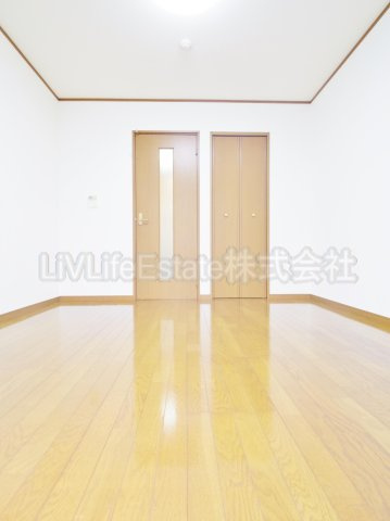 西東京市南町１丁目のアパートの洋室