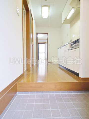 西東京市南町１丁目のアパートの玄関