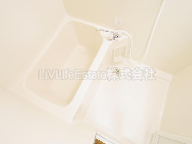 西東京市南町１丁目のアパートの浴室