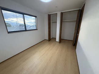 【洋室】 | GRAN　FELIDIA川口市八幡木 | 採光良好の6帖洋室。大型クローゼット付きで広々快適にお住まいいただけます。