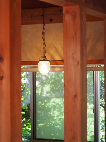 海まで徒歩５分！伝統工法建築の自然素材の家の内装