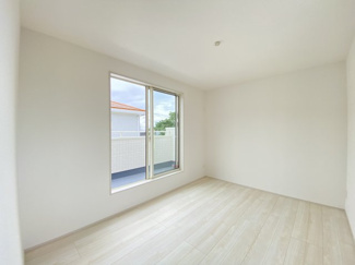 【洋室】 | 南城市玉城糸数3期（全4棟）1号棟 | 1号棟　洋室7.25帖＋WIC付き♪