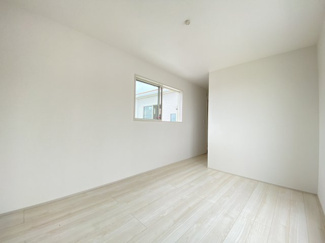 【洋室】 | 南城市玉城糸数3期（全4棟）1号棟 | 1号棟　洋室7.25帖＋WIC付き♪