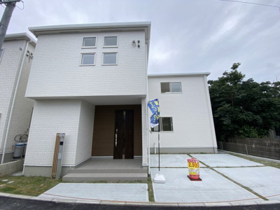 【外観】 | 南城市玉城糸数3期（全4棟）ラスト1号棟 | 1号棟　並列駐車2台可♪