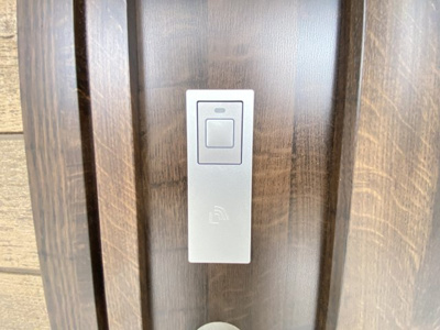 【玄関】 | 南城市玉城糸数3期（全4棟）1号棟 | 1号棟　スマートキー付き♪