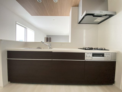 【キッチン】 | 南城市玉城糸数3期（全4棟）1号棟 | 1号棟　使いやすいシステムキッチン♪