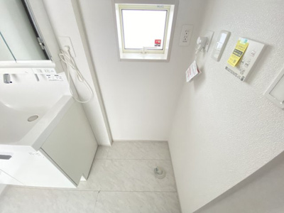 【ランドリースペース】 | 南城市玉城糸数3期（全4棟）1号棟 | 1号棟　洗濯機置き場♪