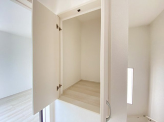 【収納】 | 南城市玉城糸数3期（全4棟）1号棟 | 1号棟　2階ホール収納付き♪