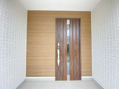 【玄関】 | 南城市玉城糸数3期（全4棟）1号棟 | 1号棟　スマートキー付き♪