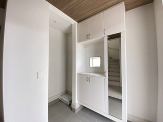 【玄関】 | 南城市玉城糸数3期（全4棟）1号棟 | 1号棟　シューズクローク付き♪