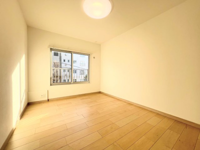 【洋室】 | 長津田団地2号棟 | ◆使い勝手の良い収納スペースが暮らしをサポートします。
【モデルルーム写真】