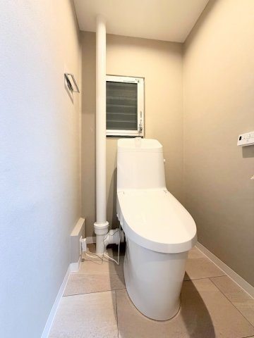 【トイレ】 | 長津田団地2号棟 | ◆シンプルで清潔感ある空間は、どなたでも安心して利用できます。
