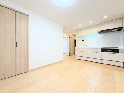 【キッチン】 | 長津田団地2号棟 | ◆明るいダイニングキッチンは家族や友人との食事を楽しく演出してくれます。
【モデルルーム写真】