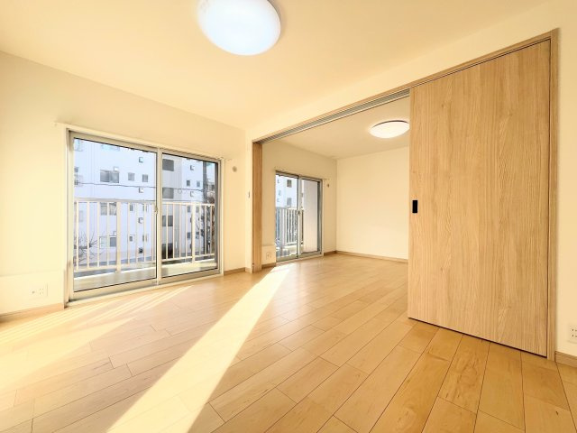 【その他】 | 長津田団地2号棟 | ◆ご家族の会話がはずむ、開放的なＬＤＫです。休日はお陽さまの光をたっぷりととりこめるぽかぽかリビングで過ごしませんか？