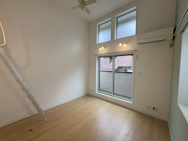 ピネーロ市川の居間・リビング