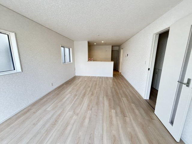 知立市昭和4-2-2『仲介手数料無料』新築戸建ての居間・リビング