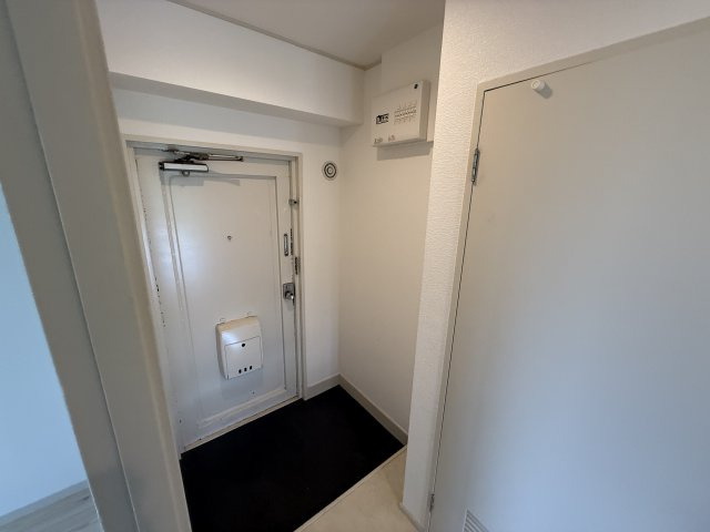 シャルマン山手の玄関