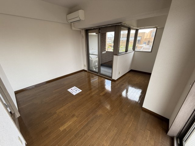 プレステージ天神の居間・リビング