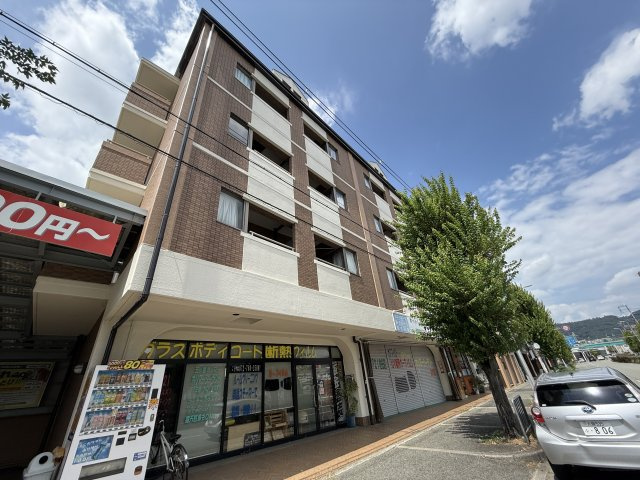 プレステージ天神の外観