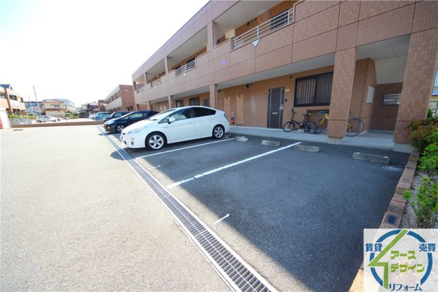 コーポ・サカシタの駐車場