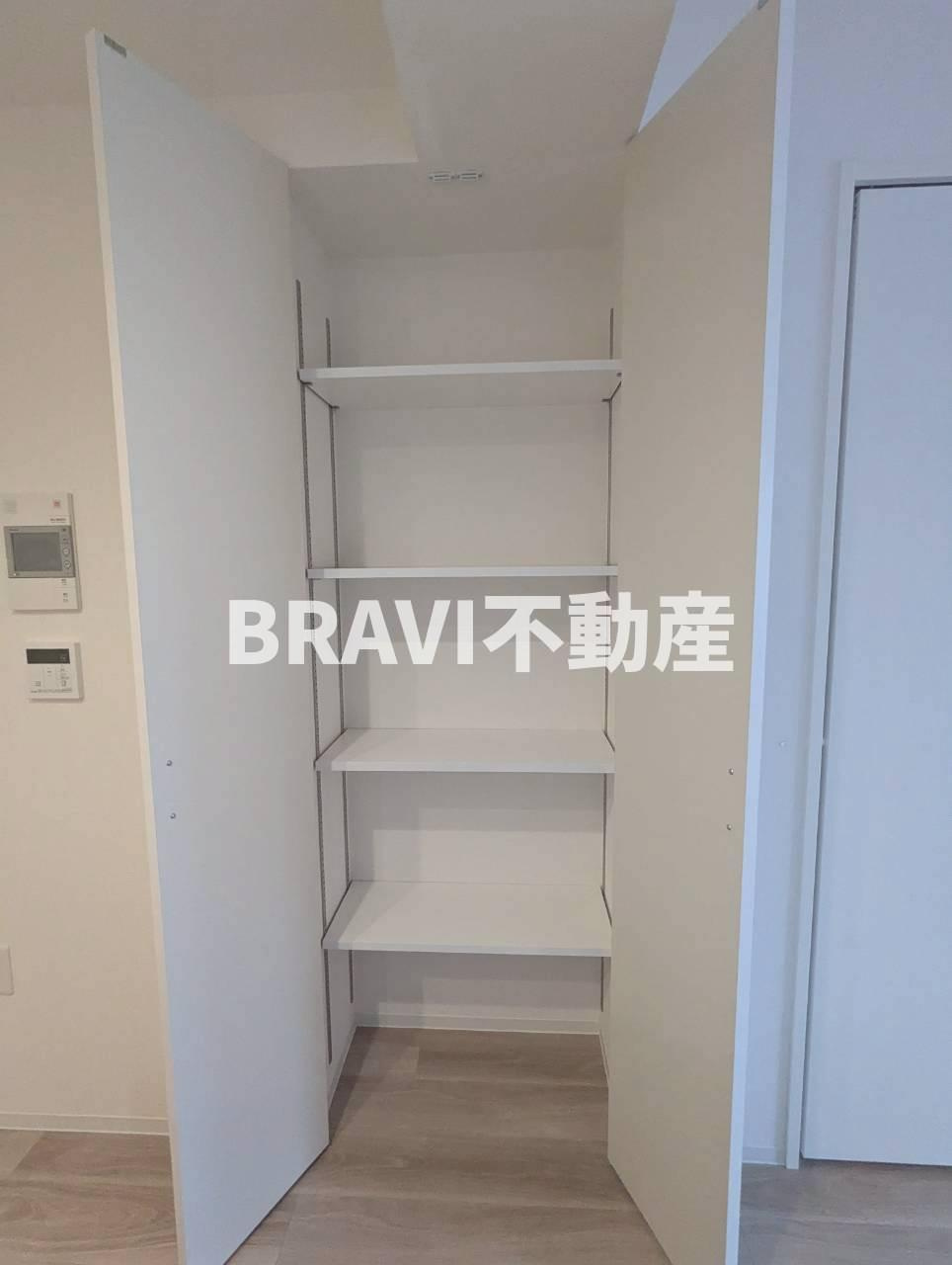 セレニテフラン谷町四丁目 BRAVI不動産の収納