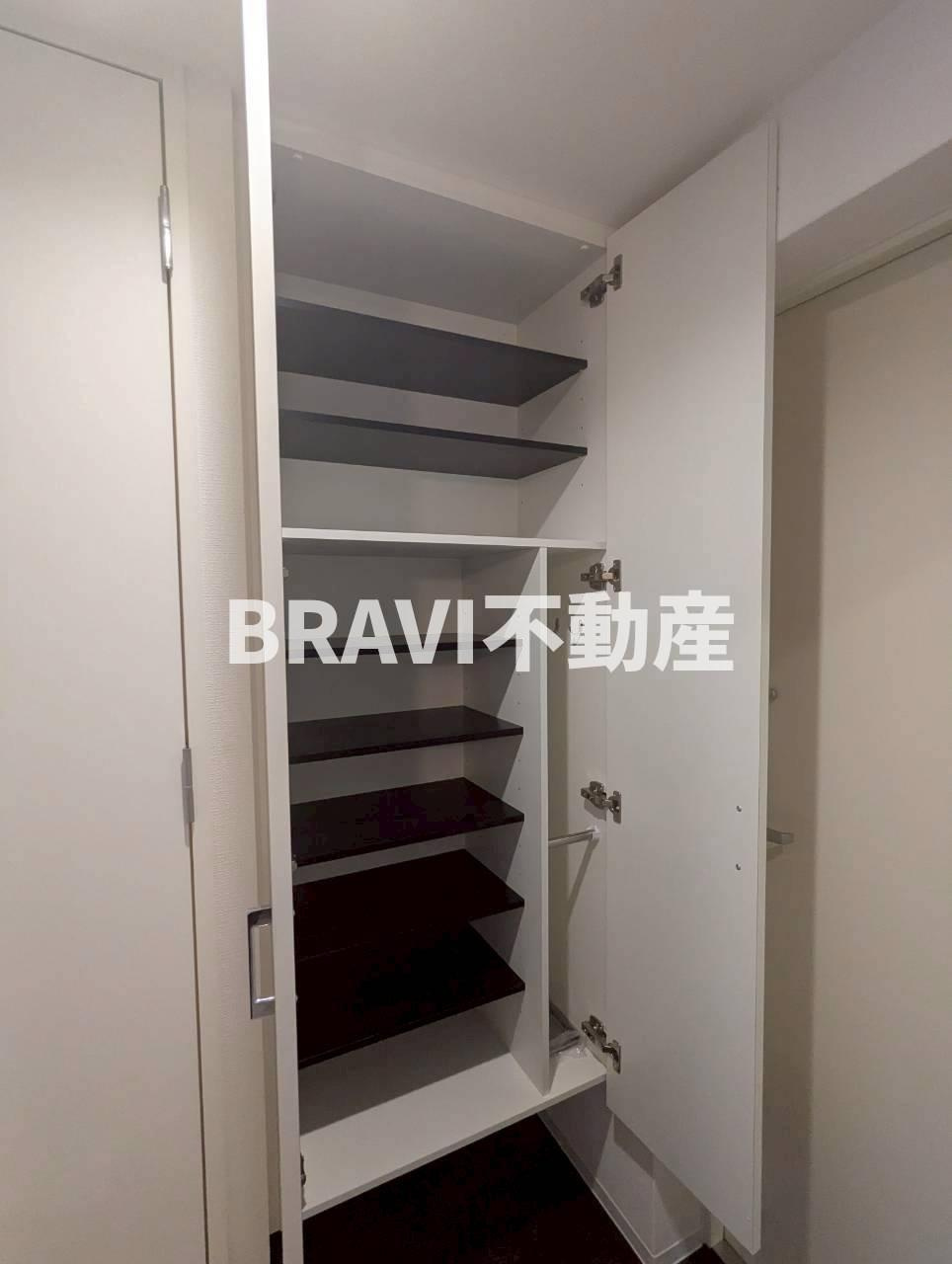 セレニテフラン谷町四丁目 BRAVI不動産の玄関