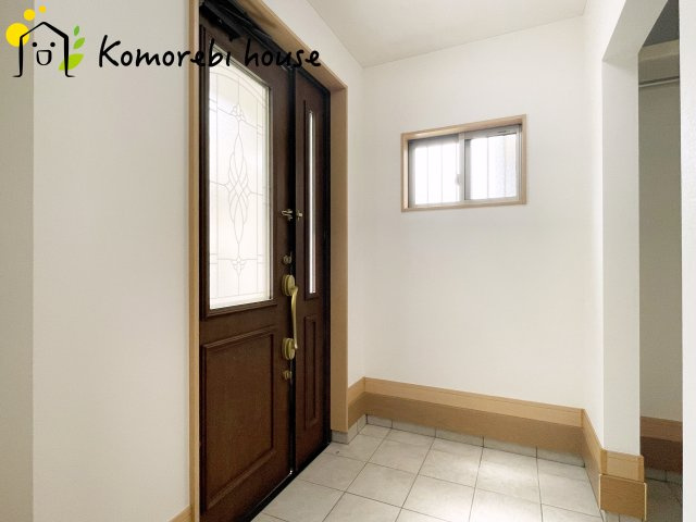 鴻巣市宮地　中古一戸建ての玄関|10/3　撮影済み