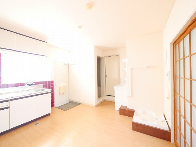 ドミール学園前の居間・リビング|ゆったり過ごせる居間です