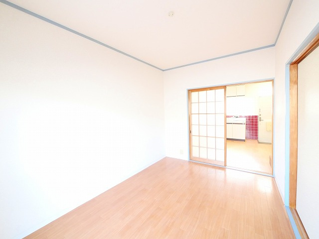 ドミール学園前の洋室|広々とした洋室です