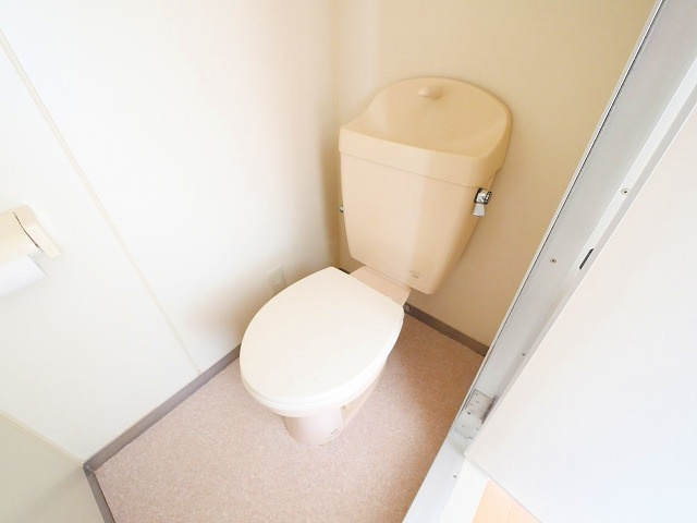 ドミール学園前のトイレ|落ち着いた色調のトイレです