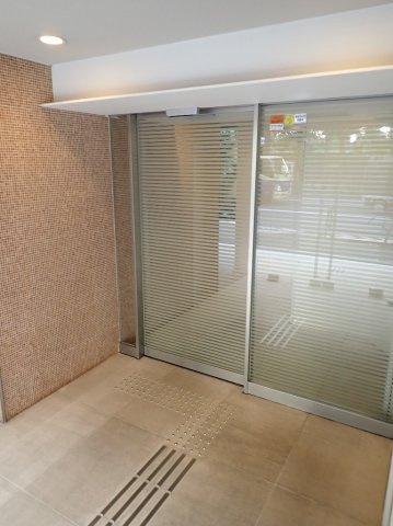 ロネスタR文京護国寺のエントランス