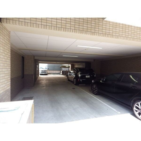 SH丸の内　名古屋市賃貸　仲介手数料無料の駐車場