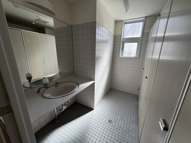 佐鳴台3丁目貸店舗事務所の洗面所