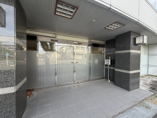 佐鳴台3丁目貸店舗事務所のエントランス