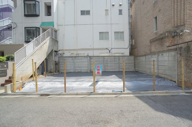 南青山６　土地の外観|☆南青山６丁目アドレス、更地の整形地
☆3路線利用可能で至便